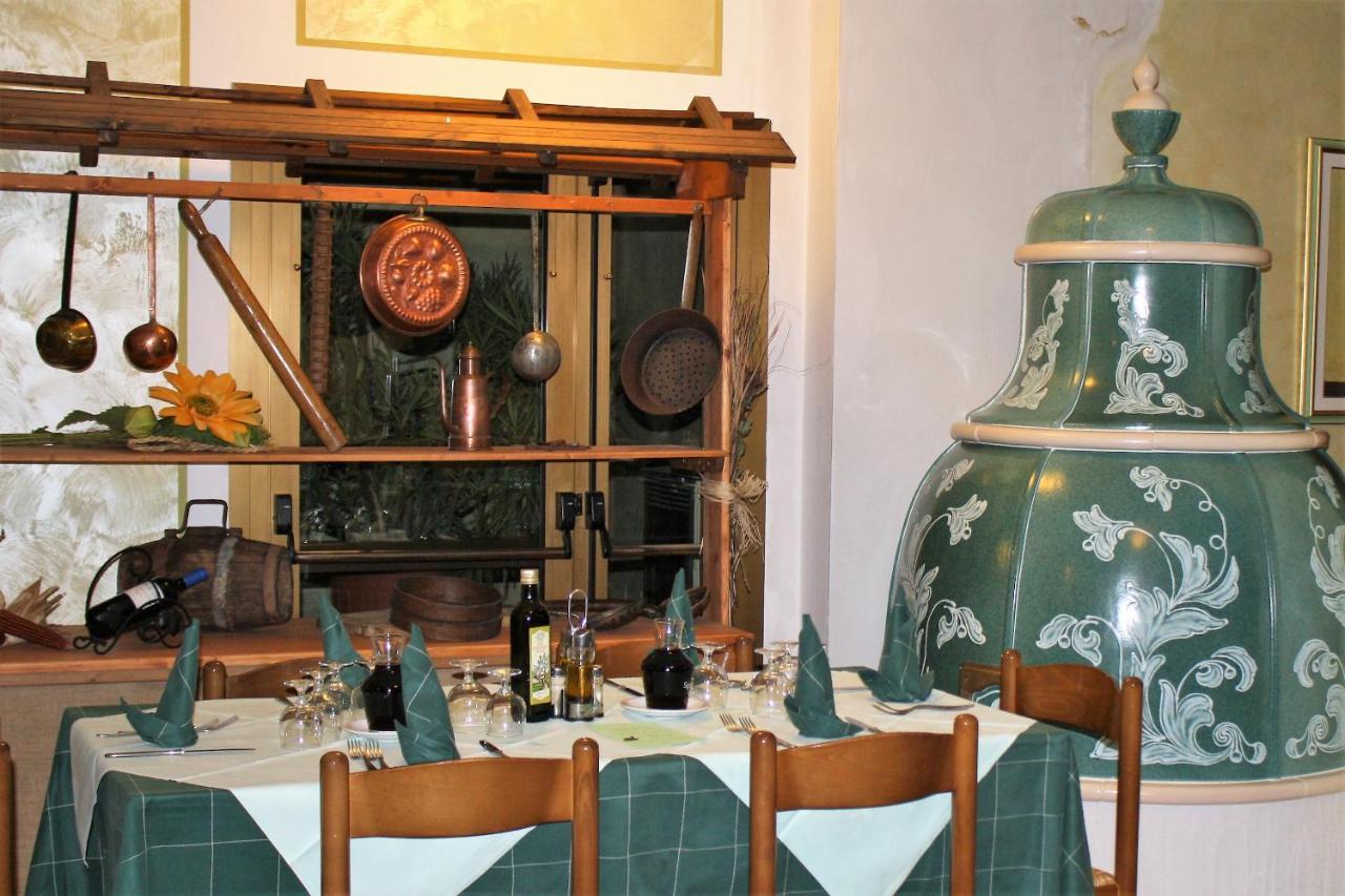 Locanda Ridevert Hotell Tione di Trento Exteriör bild