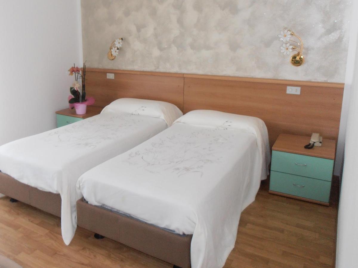 Locanda Ridevert Hotell Tione di Trento Exteriör bild