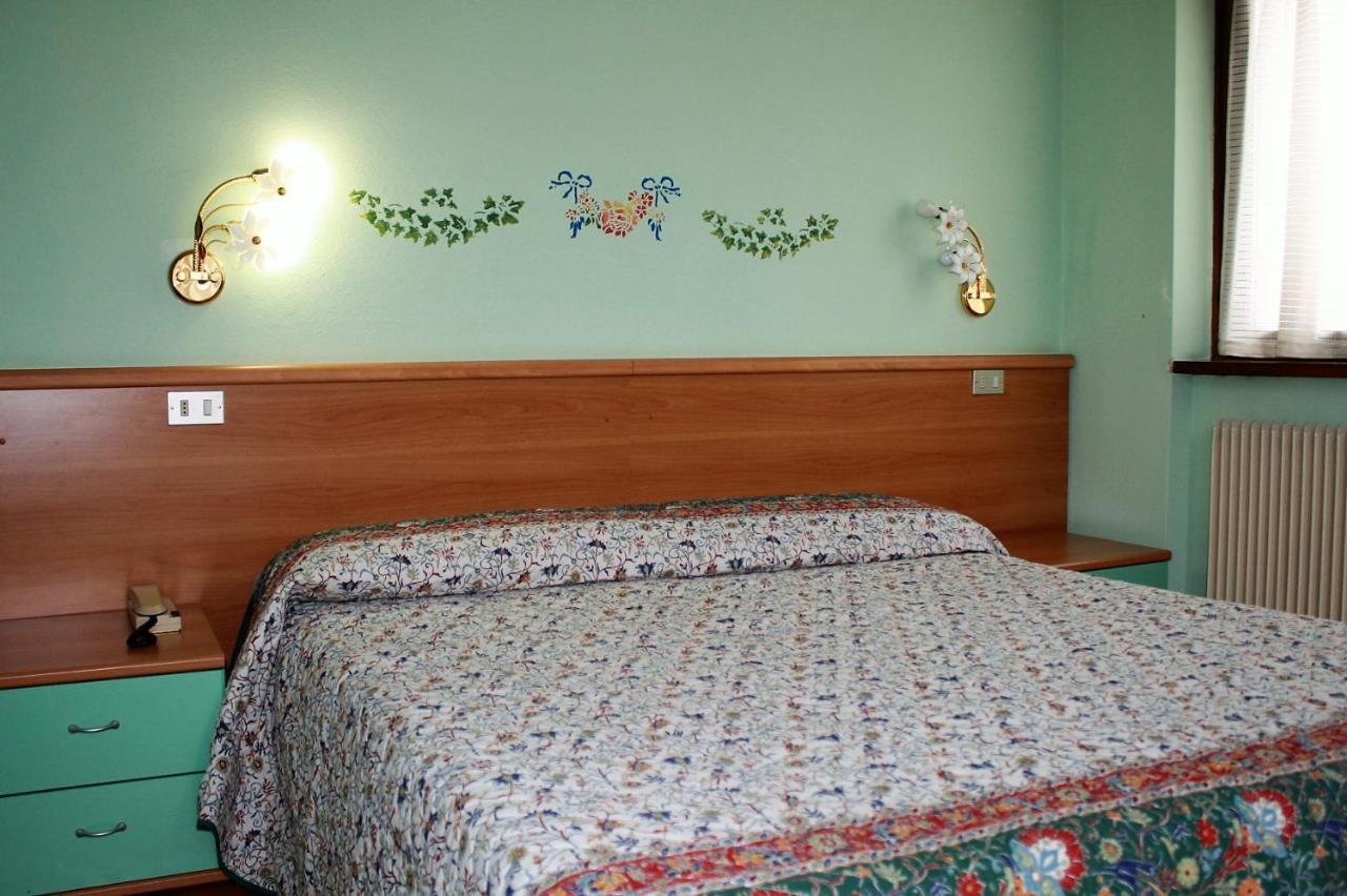 Locanda Ridevert Hotell Tione di Trento Exteriör bild