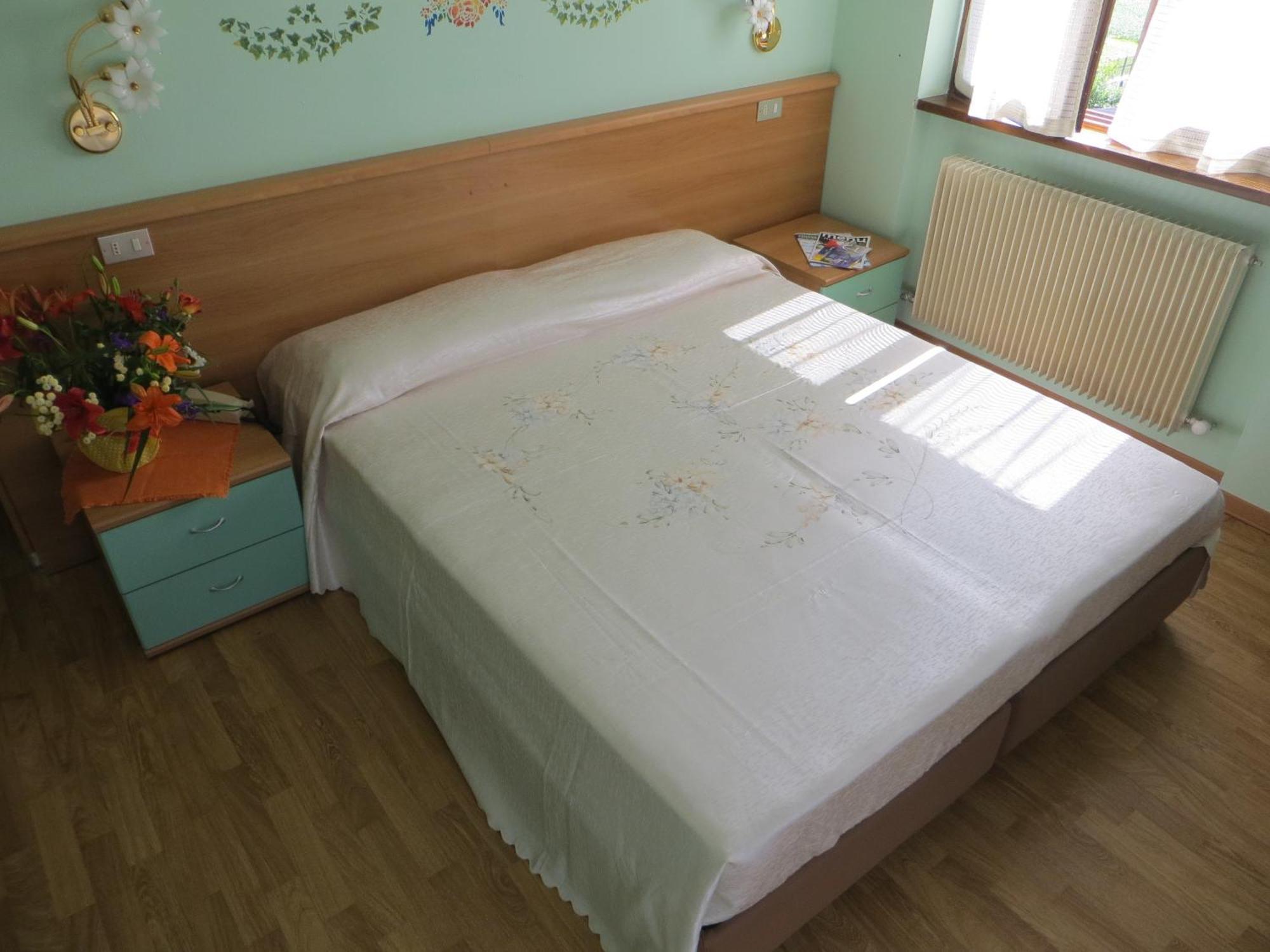 Locanda Ridevert Hotell Tione di Trento Rum bild